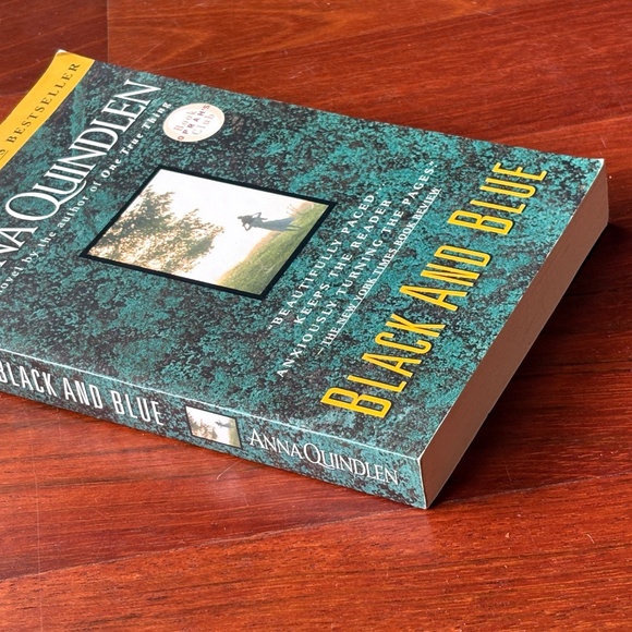 Black and Blue by Anna Quindlen - Picture 3 of 6